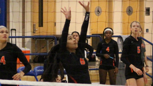 Freshman setter Patrisha Sangalang (#6) had a season high 32 assist in Citrus' loss at LA Mission.