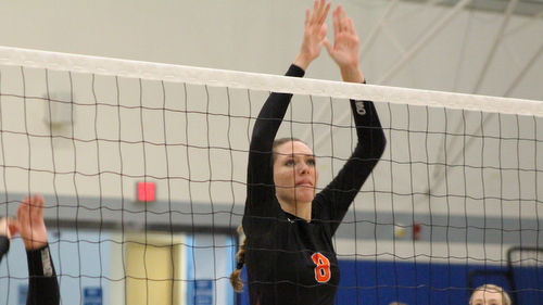 Freshman middle blocker Briana Voght had her best statistical evening of the year at the PCC Triangular with 19 total kills. Unfortunately for the Owls it was in a losing effort as they were swept by the host Lancers and lost in five to Mt. San Jacinto College.